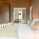 Spacious & Luminous Gem In Historic Ghent Building